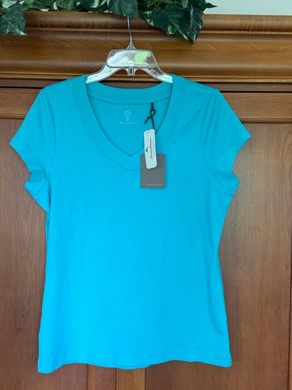 Tommy Bahama Women’s Short Sleeve V-Neck Tee size XL